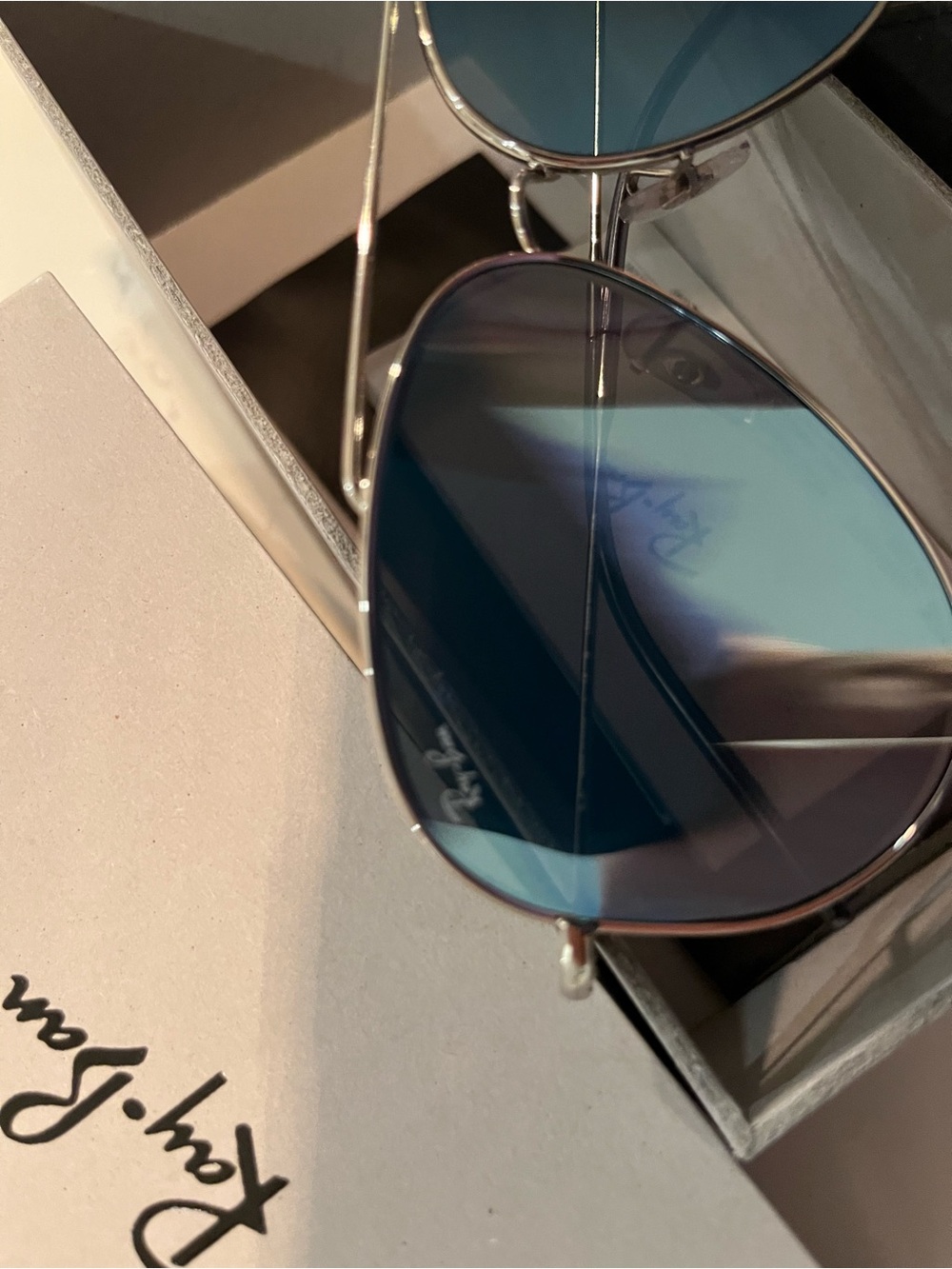 Ray-Ban Aviator Reverse Sunglasses in Silver with Blue Lenses 56mm - Picture 12 of 14